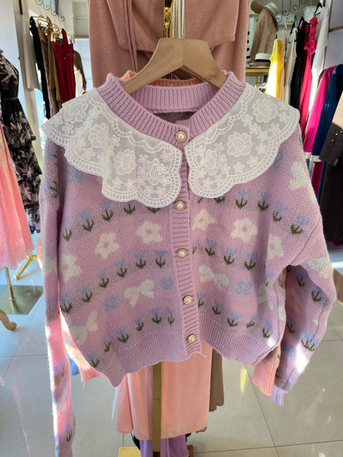 Winter Printed Lacey Collar Sweater